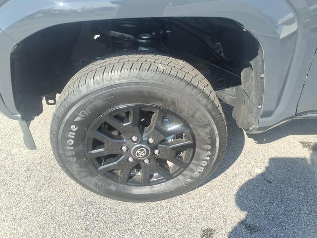 Certified 2025 Toyota Tacoma SR5 AWD/4WD image 23