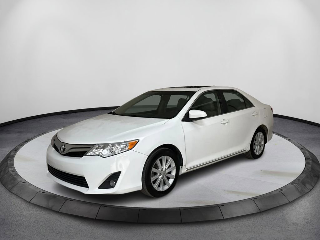 Used 2014 Toyota Camry XLE FWD image 1