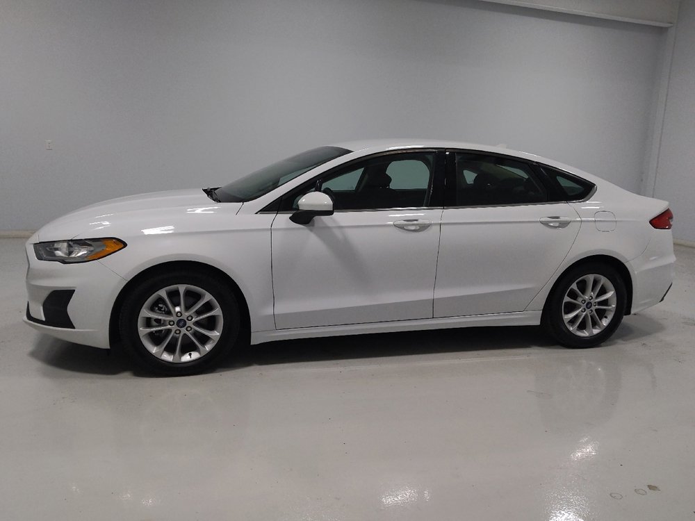Used 2020 Ford Fusion SE FWD image 2