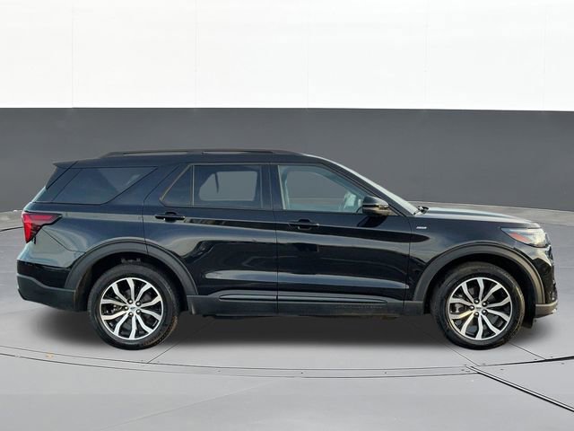 Used 2025 Ford Explorer ST-Line image 2