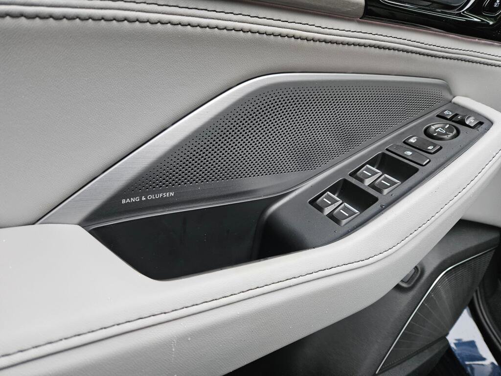 New 2026 Acura MDX SH-AWD w/Advance image 30