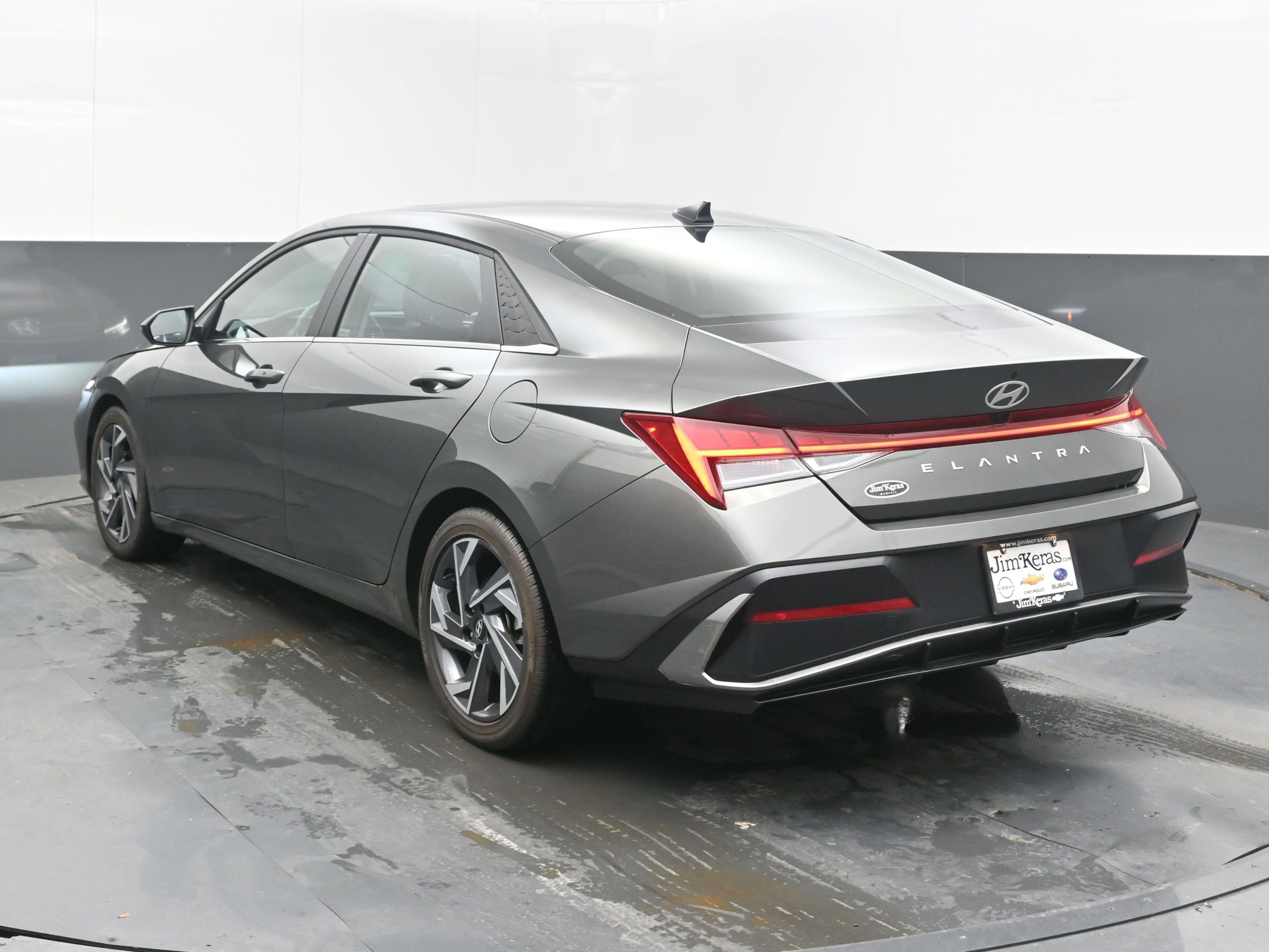 Used 2025 Hyundai Elantra SEL image 8