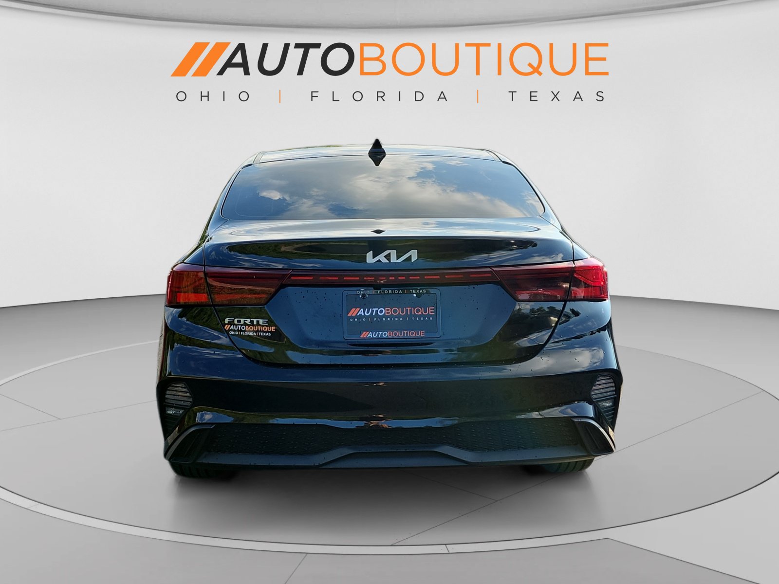 Used 2024 Kia Forte LXS w/ LXS Technology Package FWD image 4