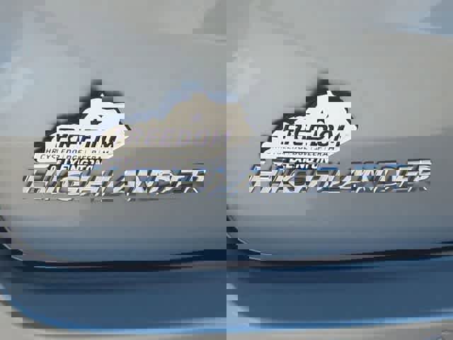 Used 2016 Toyota Highlander Limited image 13