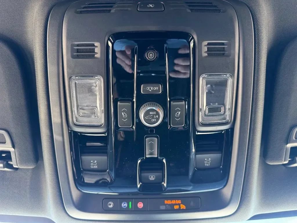 New 2026 GMC Yukon XL Denali w/ Denali Reserve Package AWD/4WD image 32