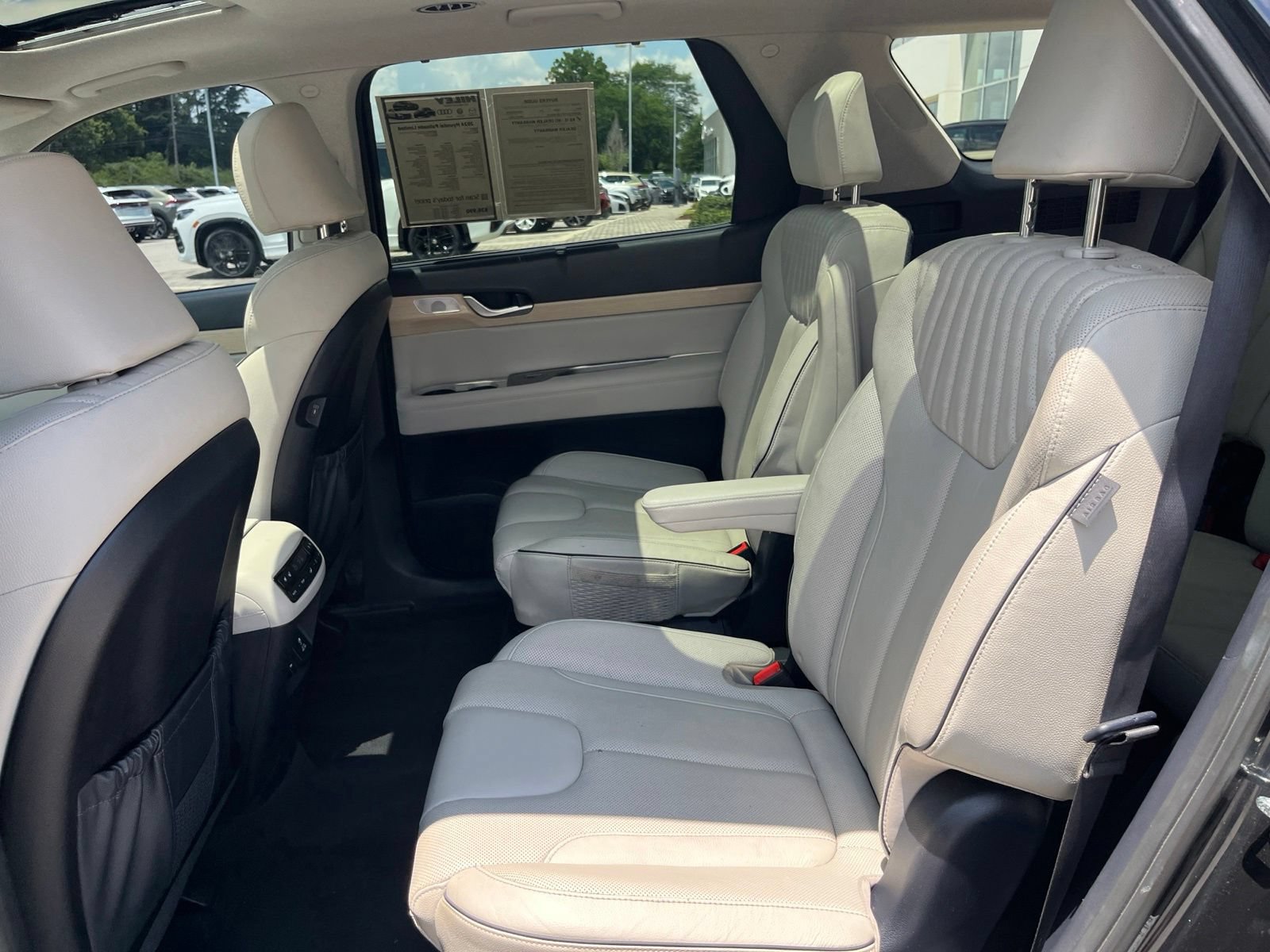 Used 2024 Hyundai Palisade Limited FWD image 33