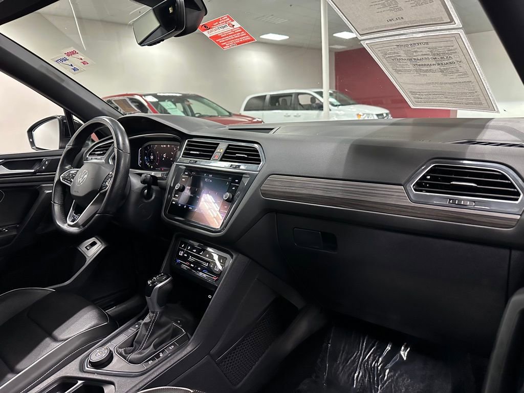 Used 2022 Volkswagen Tiguan SEL R-Line AWD/4WD image 33
