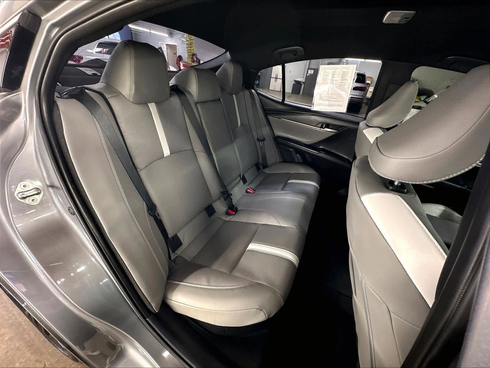 Used 2025 Toyota Camry SE FWD image 28