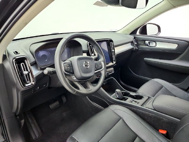 Used 2020 Volvo XC40 T5 Momentum w/ Protection Package AWD/4WD image 20