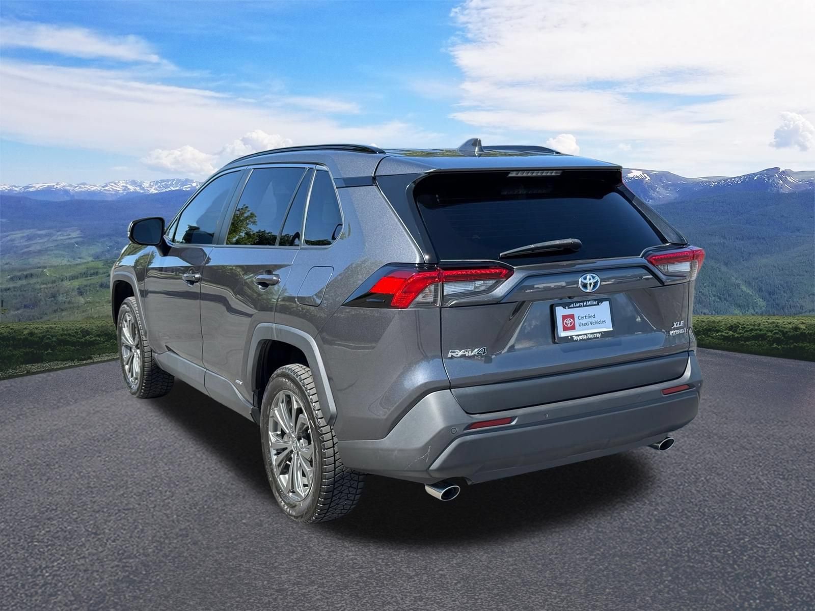 Used 2023 Toyota RAV4 XLE Premium AWD/4WD image 3