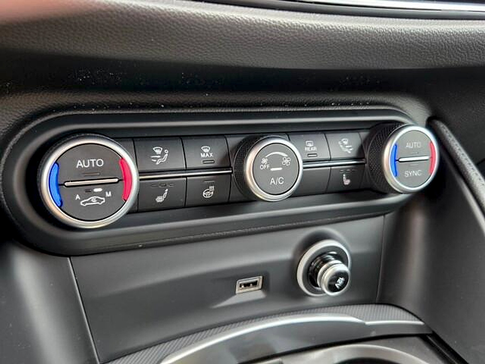 New 2026 Alfa Romeo Stelvio Sprint w/ Convenience Package AWD/4WD image 9
