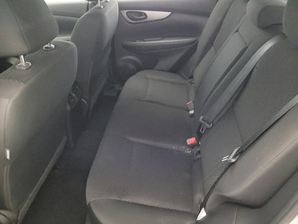 Used 2018 Nissan Rogue Sport S image 18