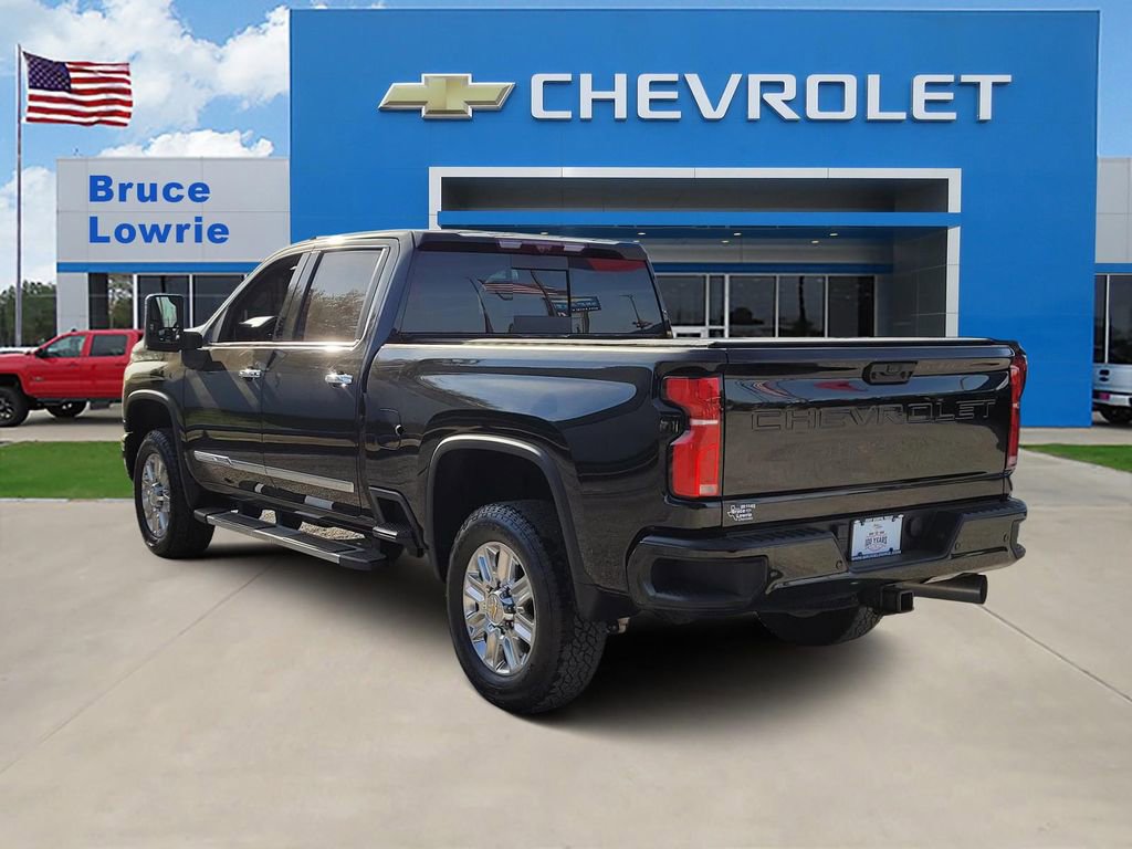 Used 2025 Chevrolet Silverado 2500 High Country w/ High Country Premium Package AWD/4WD image 4