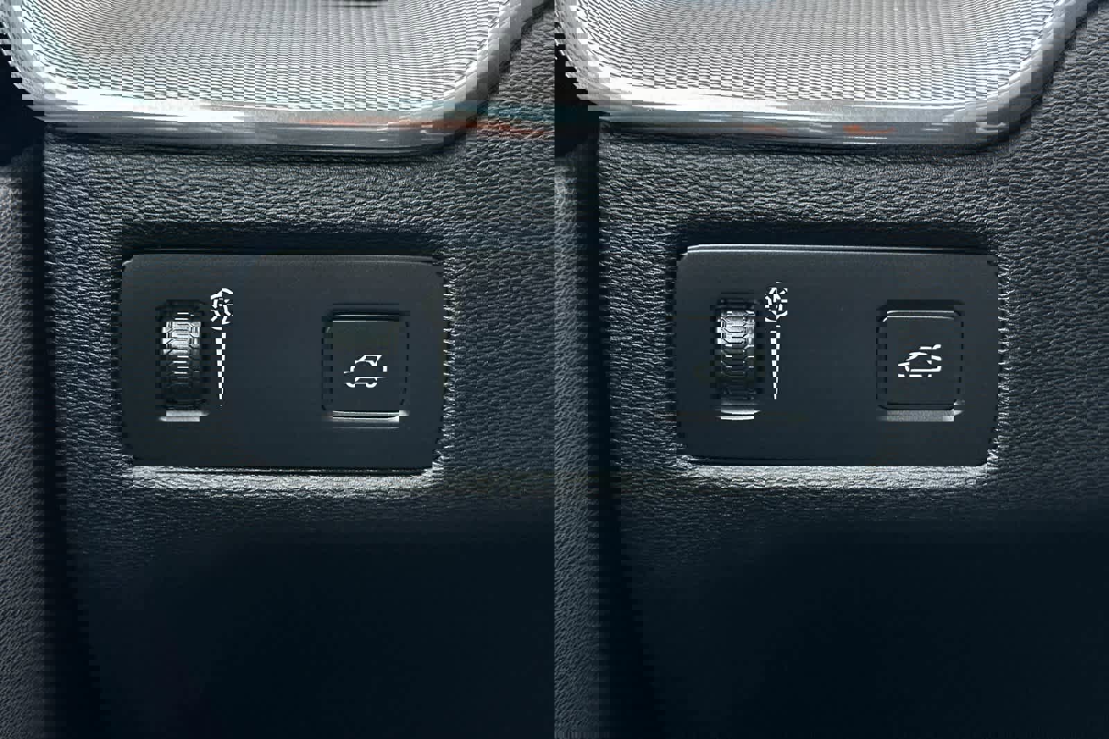 Used 2019 Volvo XC60 T5 R-Design image 33