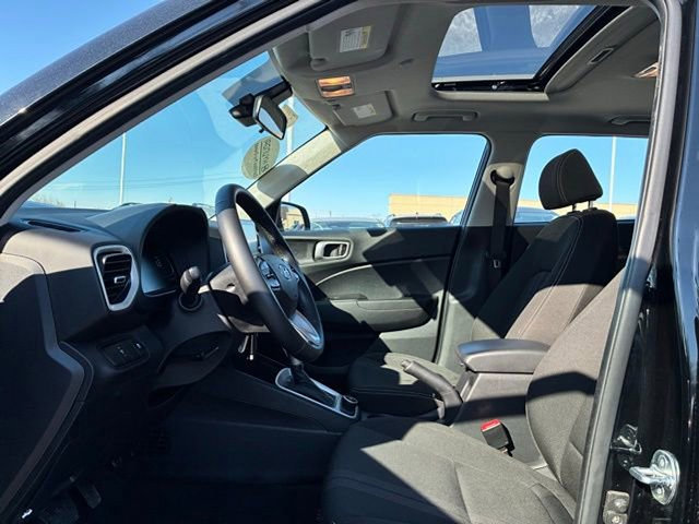 Certified 2023 Hyundai Venue SEL w/ Cargo Package image 9