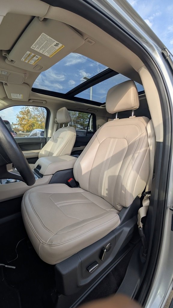 Used 2023 Ford Expedition Limited image 6