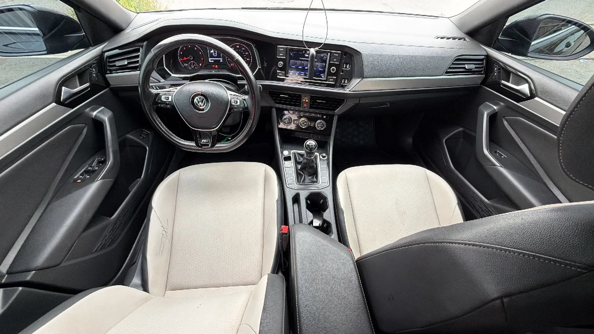 Used 2020 Volkswagen Jetta R-Line w/ R-Line Cold Weather Package FWD image 29