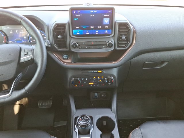 Used 2022 Ford Bronco Sport Outer Banks w/ Tech Package AWD/4WD image 17
