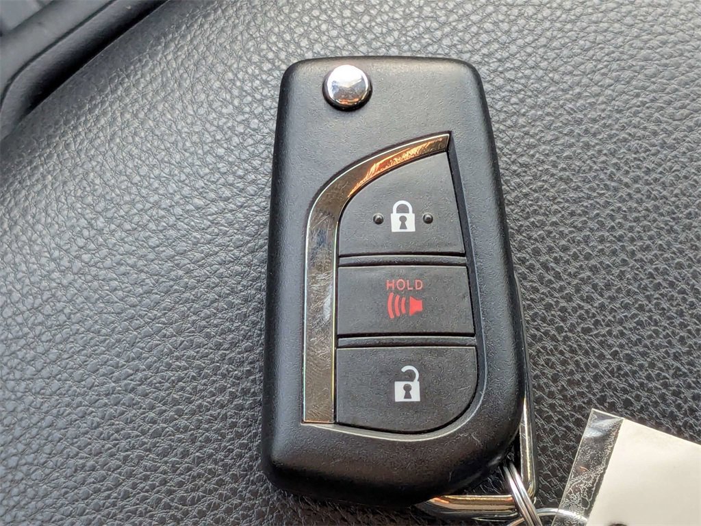 Used 2024 Toyota RAV4 LE image 33