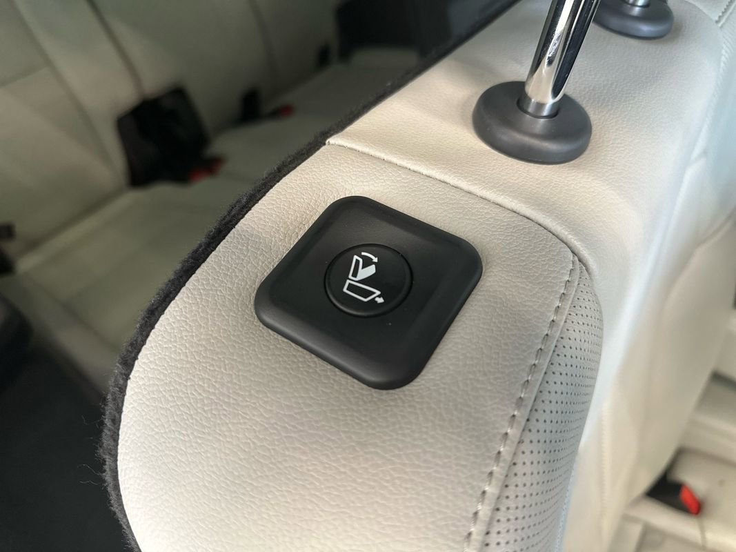 Used 2022 Kia Telluride EX image 31