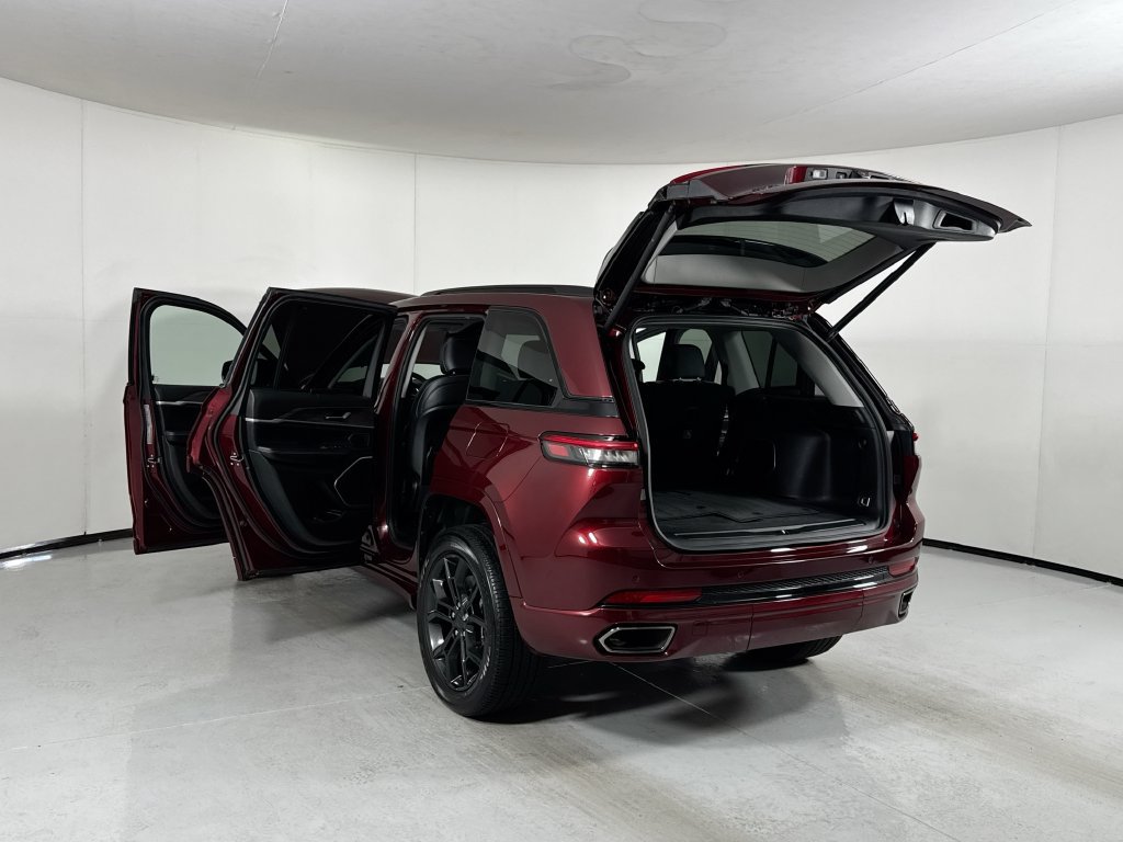 Used 2023 Jeep Grand Cherokee 30th Anniversary AWD/4WD image 27