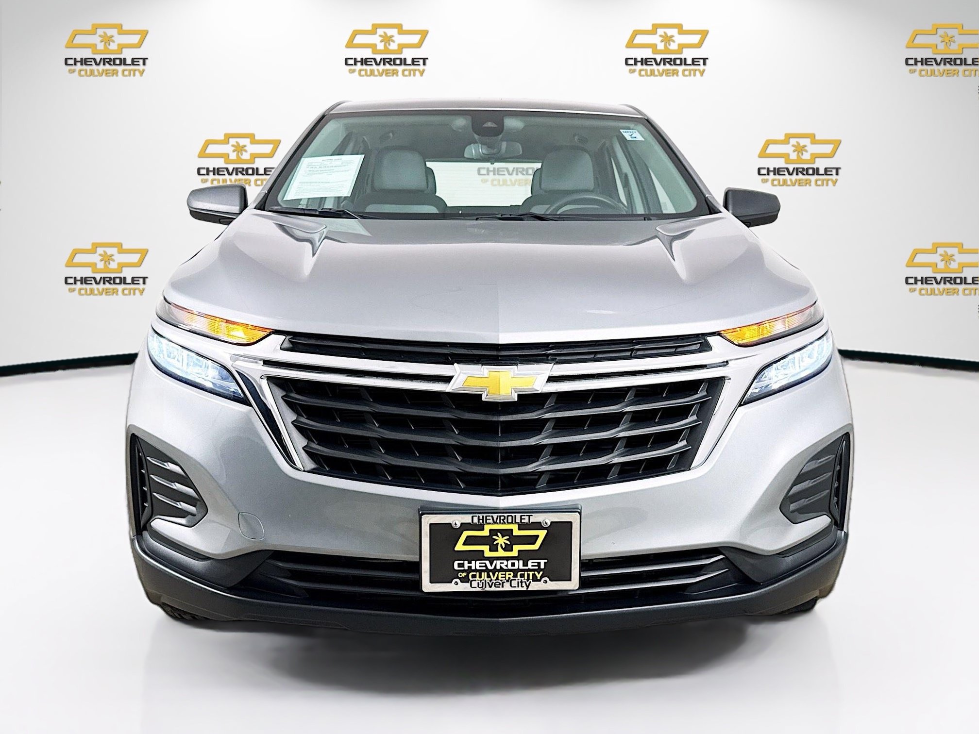 Used 2023 Chevrolet Equinox LS FWD image 2