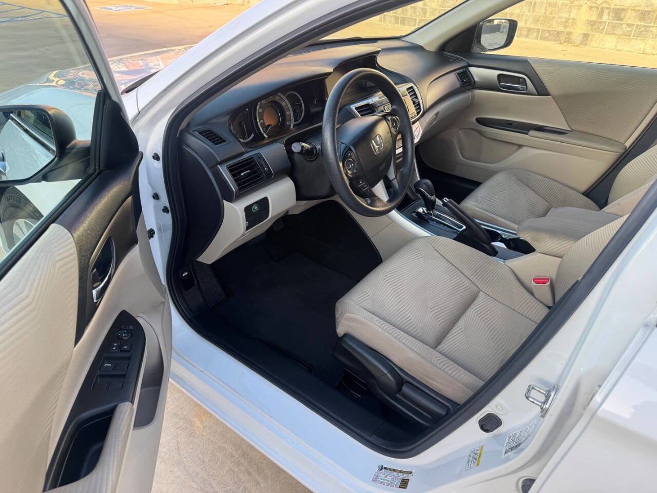 Used 2015 Honda Accord LX image 6