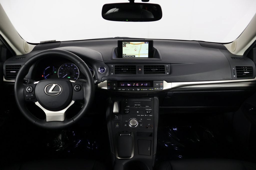 Used 2016 Lexus CT 200h w/ Navigation Package FWD image 8