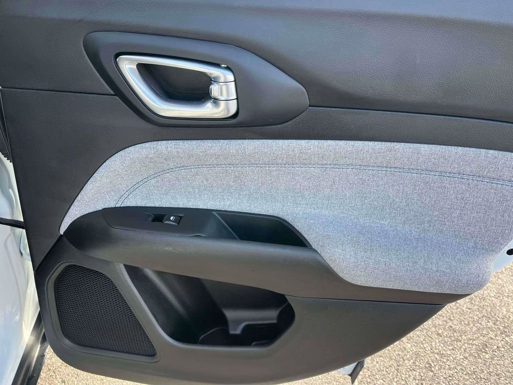 Used 2024 Jeep Compass Latitude AWD/4WD image 8