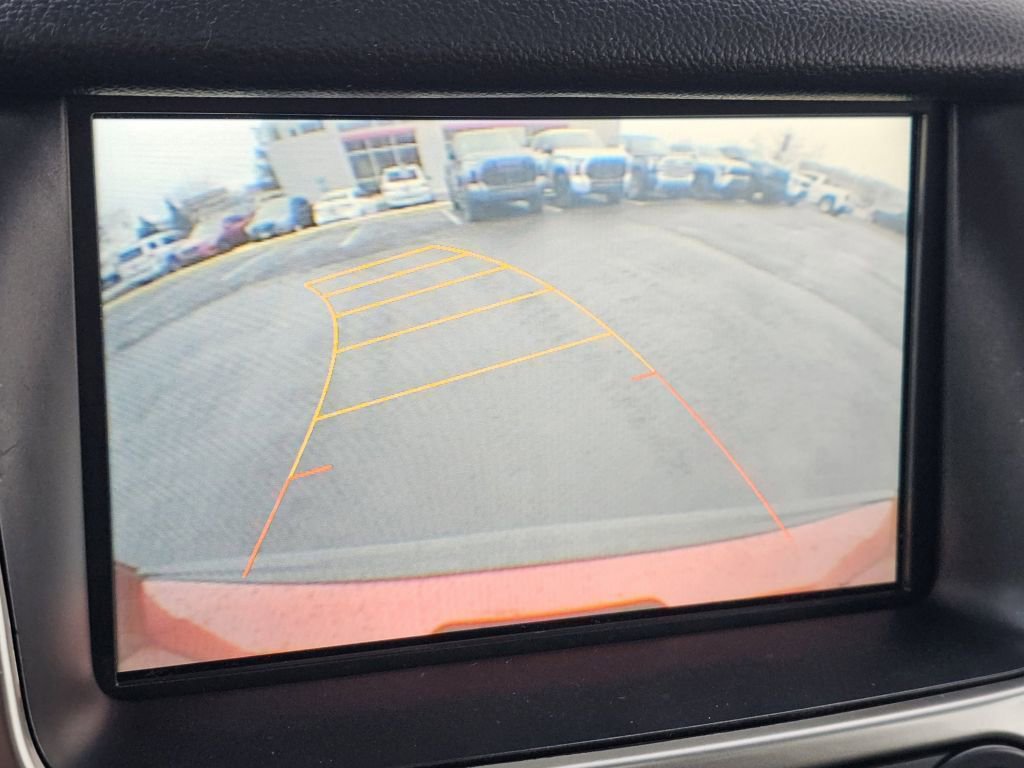 Used 2015 Chevrolet Suburban LT image 9