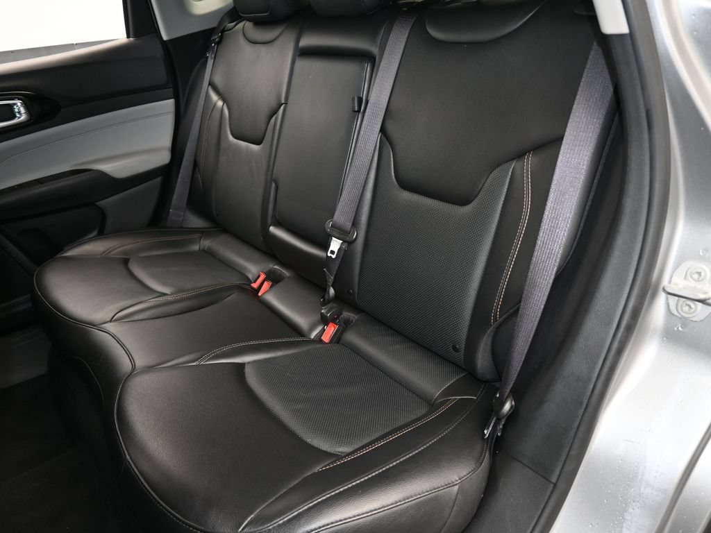 Used 2022 Jeep Compass Limited w/ Sun and Sound Group AWD/4WD image 32