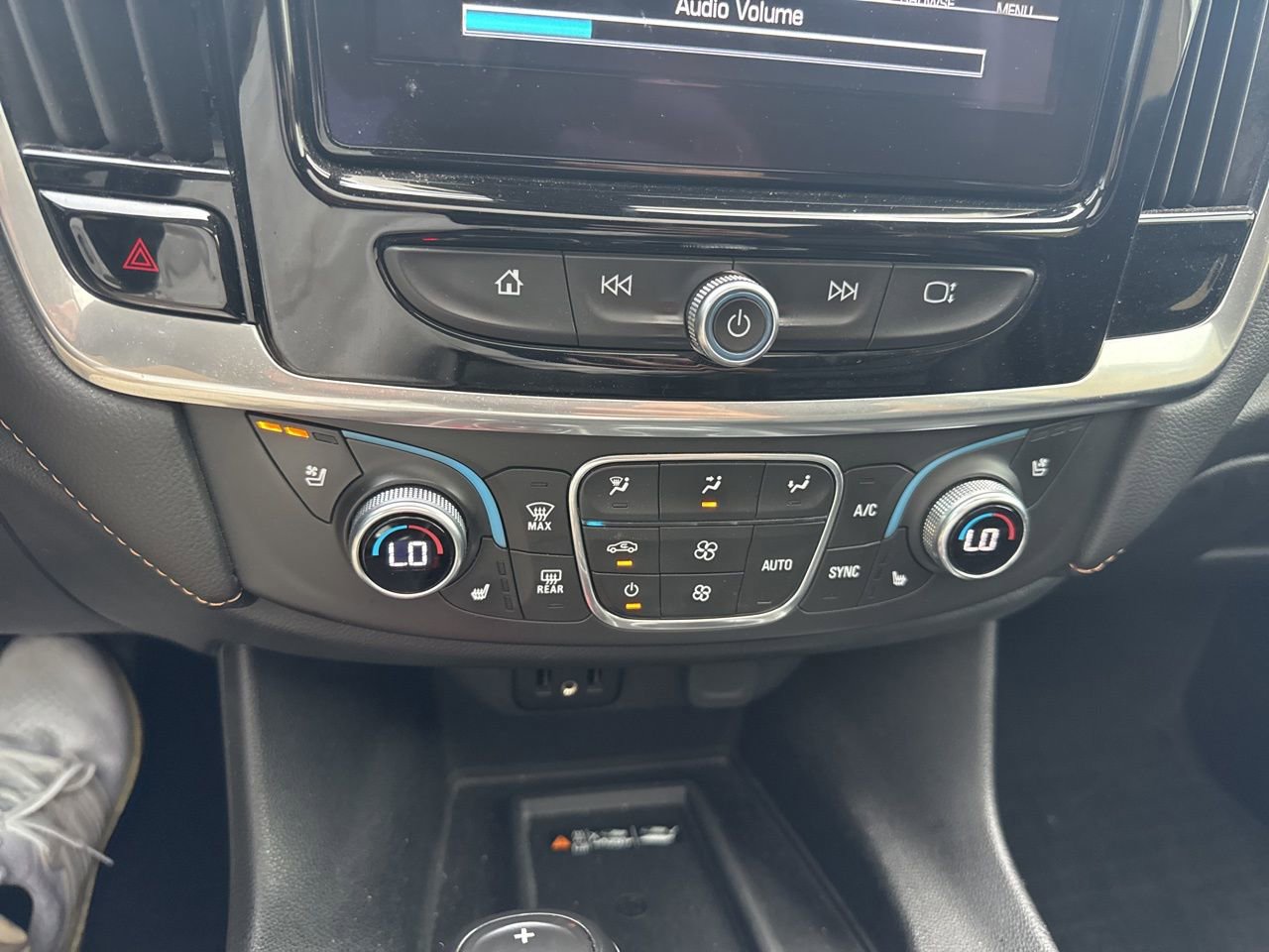 Used 2019 Chevrolet Traverse Premier w/ Redline Edition FWD image 14