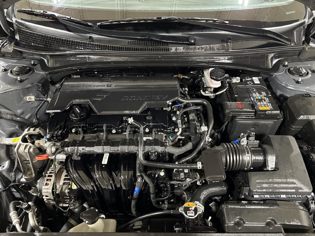 Used 2024 Hyundai Elantra SEL FWD image 25