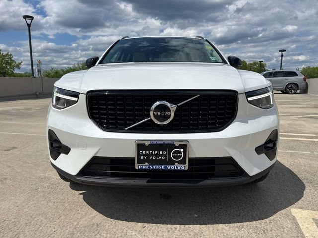 Certified 2023 Volvo XC40 B5 Plus w/ Protection Package Premier AWD/4WD image 2