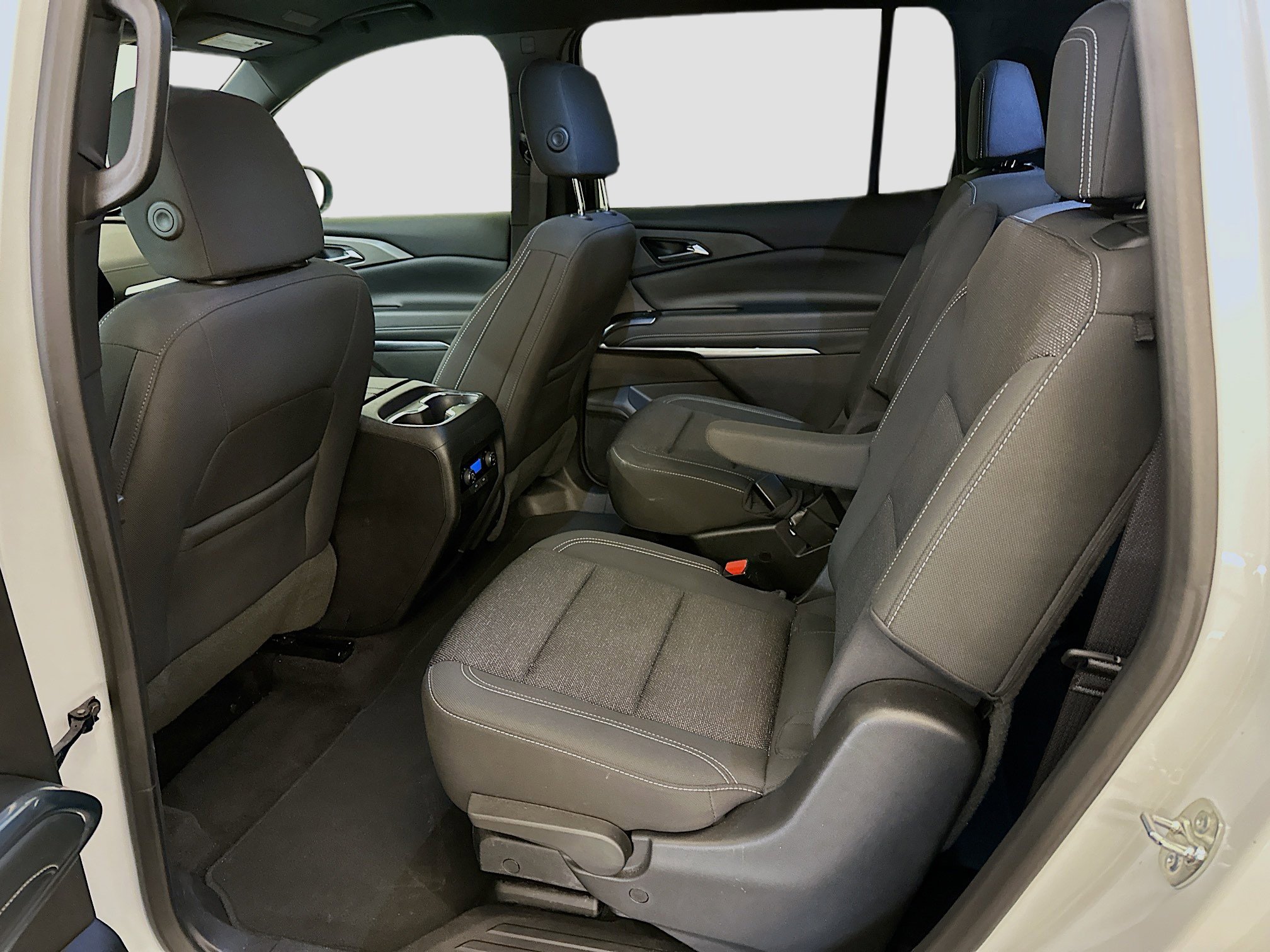 Used 2025 Chevrolet Traverse LT image 29