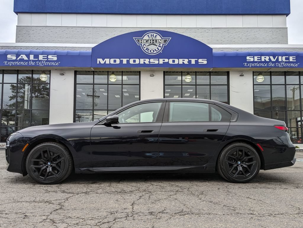 Used 2023 BMW 760i xDrive AWD/4WD video 1