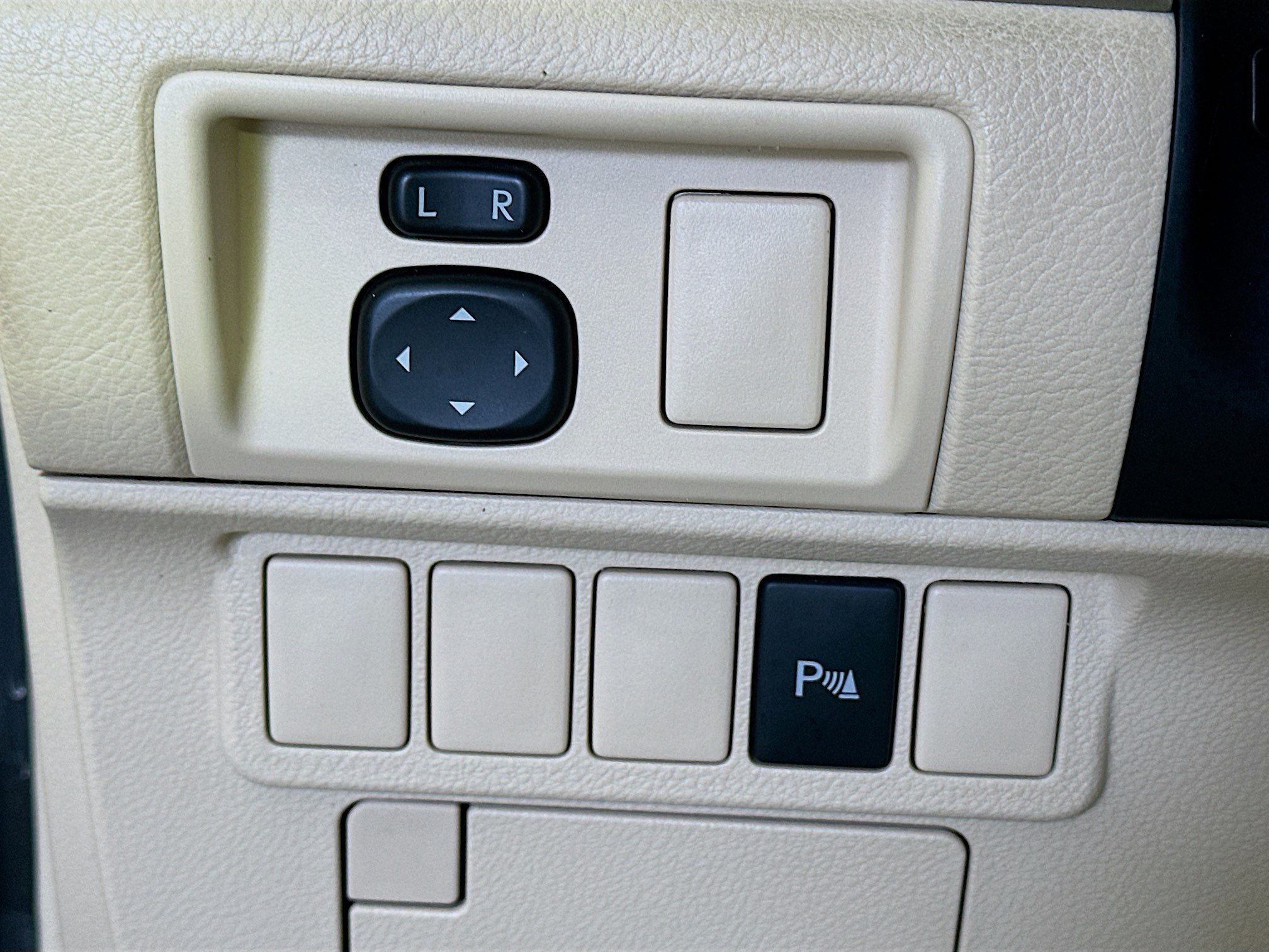 Used 2013 Lexus ES 300h w/ Premium Pkg FWD image 16