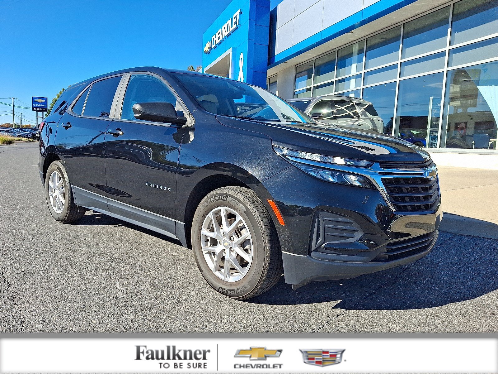 Used 2023 Chevrolet Equinox LS w/ LS Convenience Package FWD image 1