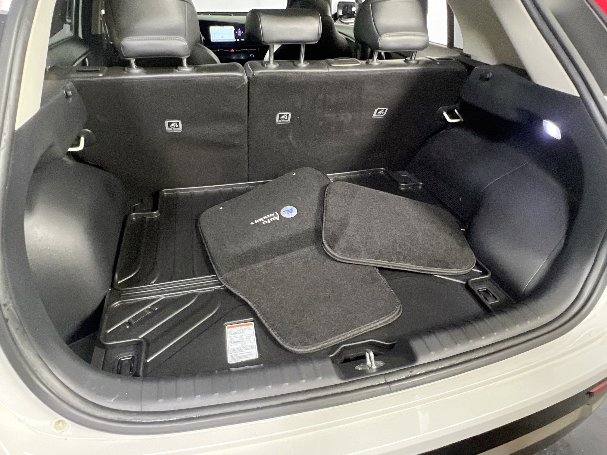 Used 2023 Kia Niro SX Touring FWD image 26