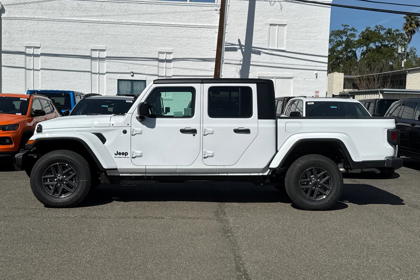 New 2026 Jeep Gladiator Sport image 6