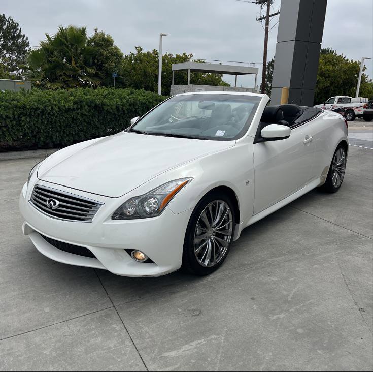 Used 2014 INFINITI Q60 Convertible w/ Premium Package