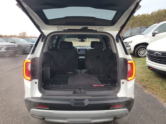 Used 2023 GMC Acadia SLE image 11
