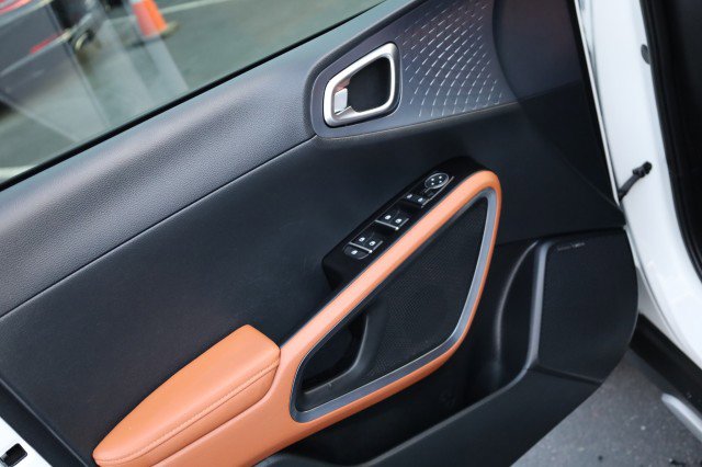 Used 2025 Kia Soul EX image 22