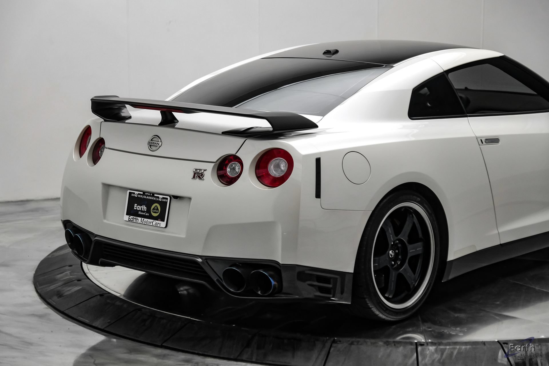 Used 2014 Nissan GT-R Black Edition AWD/4WD image 23