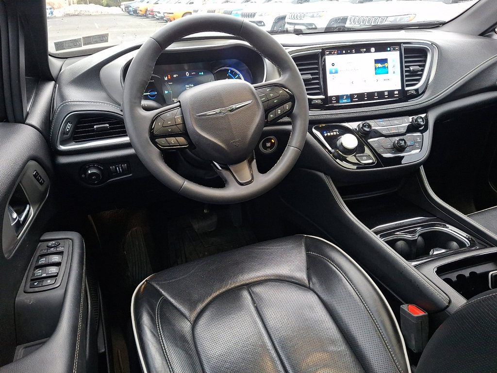 Used 2023 Chrysler Pacifica Limited w/ S Appearance Package image 21