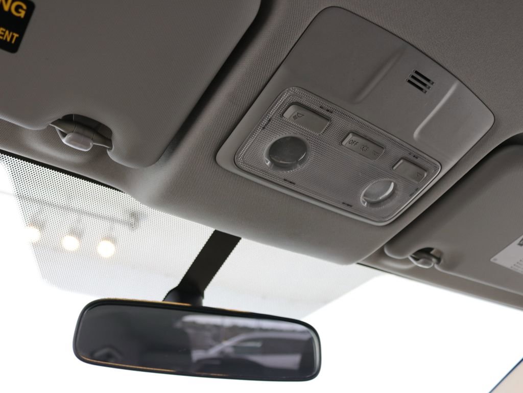 Used 2015 Toyota RAV4 LE AWD/4WD image 43