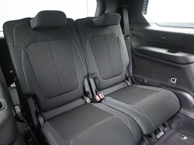 New 2026 Jeep Grand Cherokee L Laredo image 16