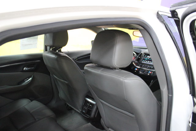 Used 2019 Chevrolet Impala LT w/ Sunroof and Spoiler Package FWD image 10
