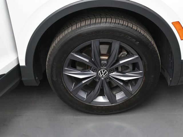 Used 2022 Volkswagen Tiguan SE image 39