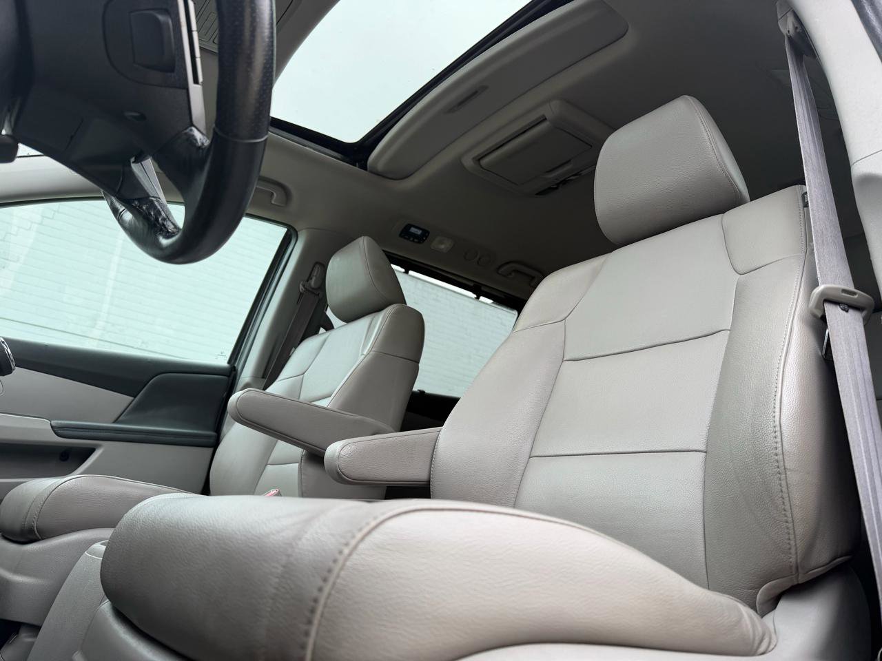 Used 2014 Honda Odyssey Touring image 13
